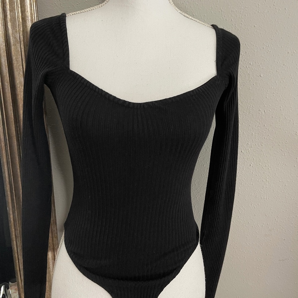 ZARA V neck ribbed long sleeve bodysuit